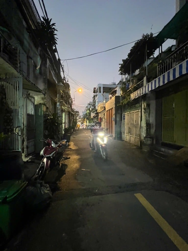 BÁN NHÀ MẶT TIỀN 10M BÌNH HƯNG HOÀ A 63M2 6.X TỶ SÁT CHỢ GÒ XOÀI