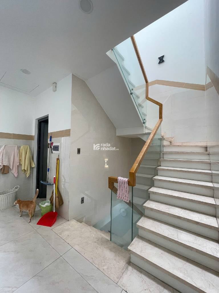 BÁN NHÀ MẶT TIỀN KHU VIP TÊN LỬA 95M2 13.X TỶ 5X19M LỀ 3M 3 TẦNG 