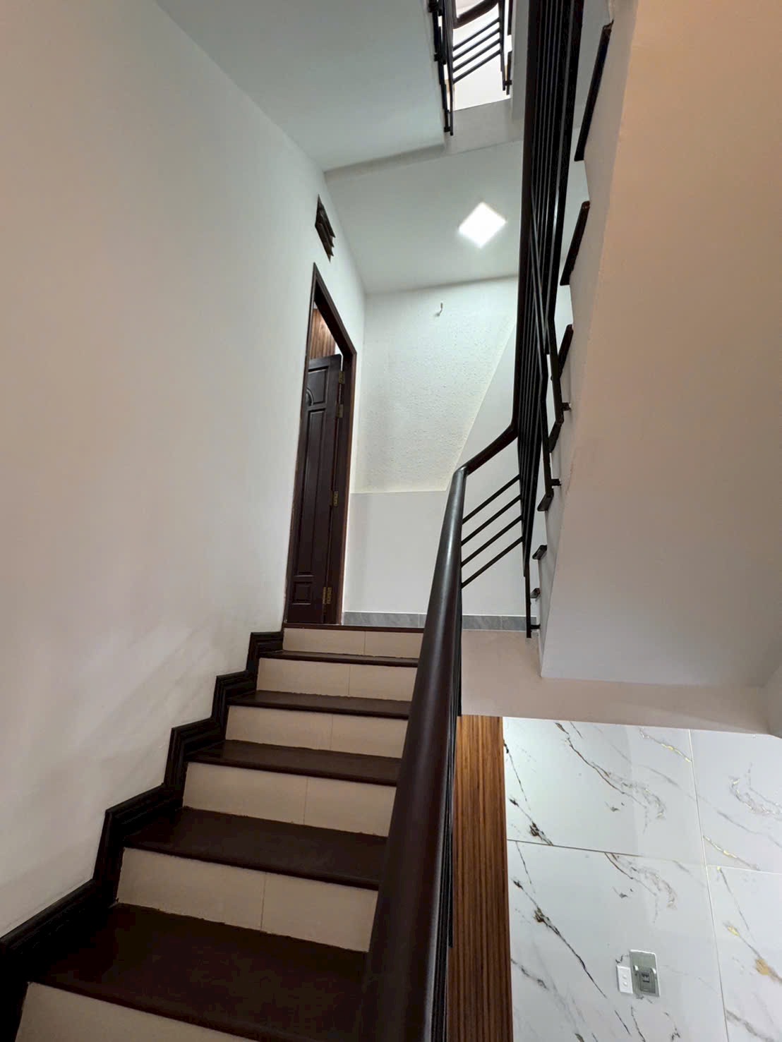 BÁN NHÀ MỚI MẶT TIỀN BÔNG SAO Q8