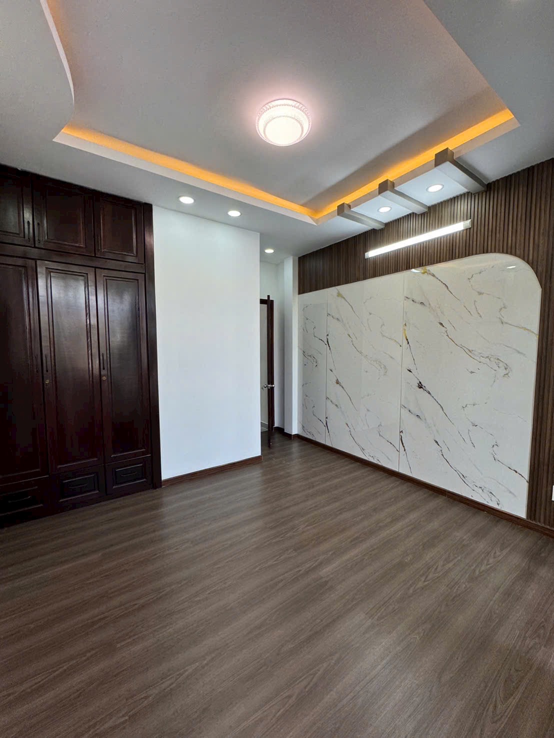 BÁN NHÀ MỚI MẶT TIỀN BÔNG SAO Q8