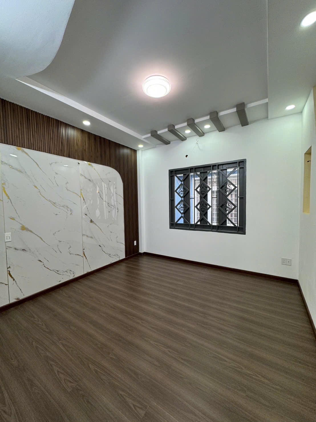 BÁN NHÀ MỚI MẶT TIỀN BÔNG SAO Q8