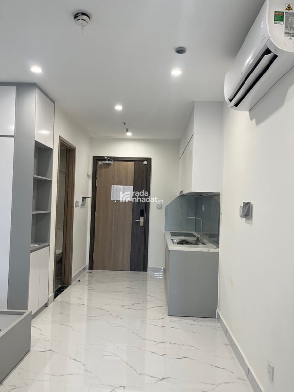 Bán Căn Studio Vinhomes Grand Park, 36m2, Full Nội Thất, View Hồ Bơi Công Viên Cực Đẹp - Giá 2.3 Tỷ