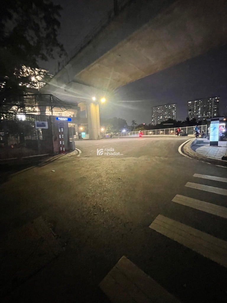 NGAY LANDMARK 81, ĐIỆN BIÊN PHỦ, BÌNH THẠNH, 21M2 TIỆN XÂY. GIẢM 350TR CHỈ CÒN 4T TL 