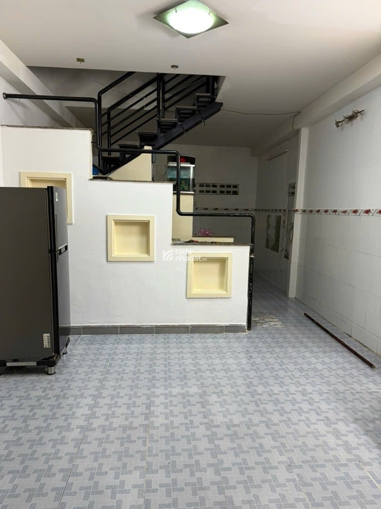 BÁN NGÔI NHÀ NHỎ 2 TẦNG, 2PN, DT 36M2, GẦN NGÃ NĂM GÒ VẤP NHỈNH 4 TỶ