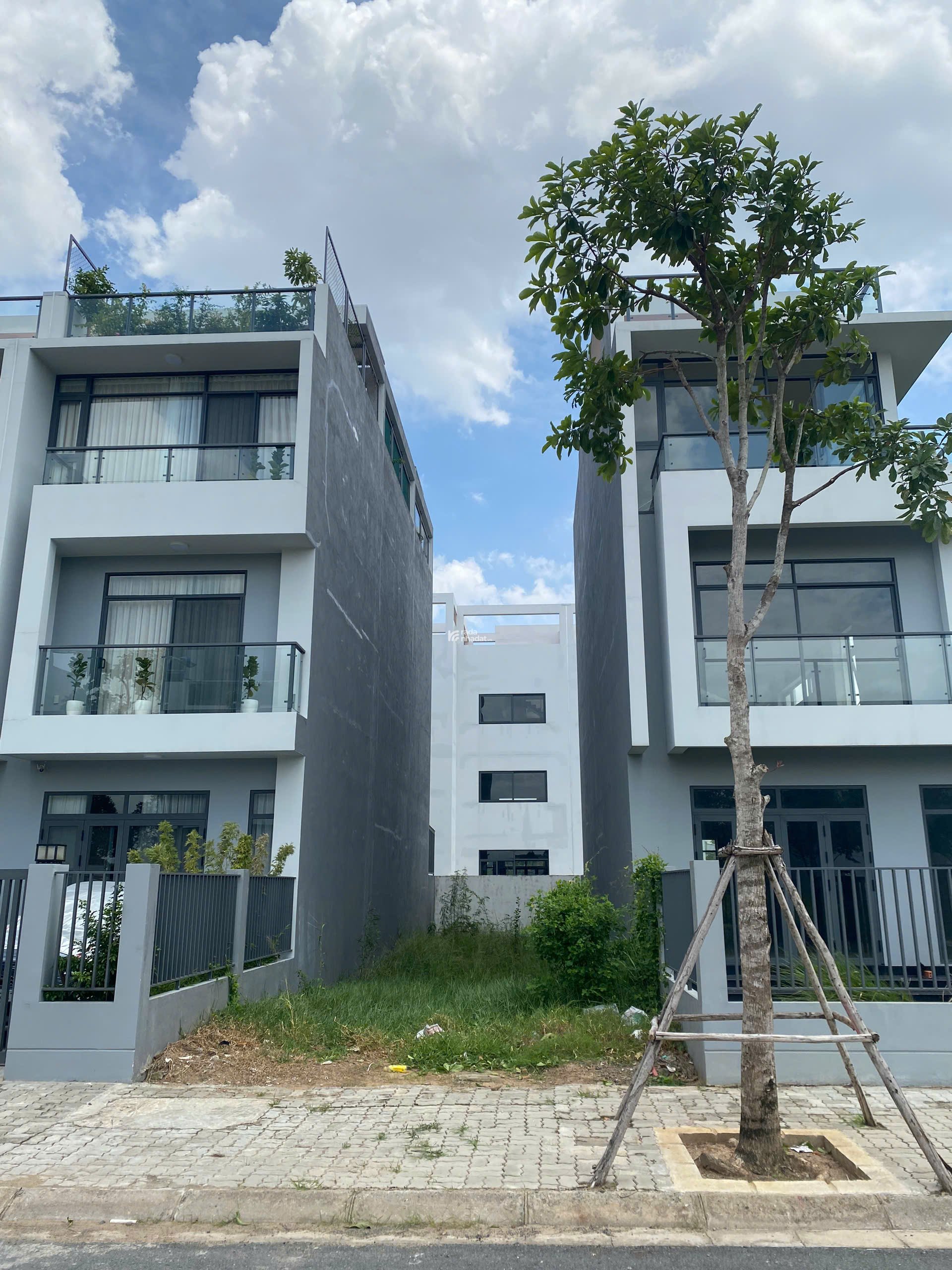 Đất Quận 9 đường Liên Phường cắt lỗ bán nhanh 2 tỷ 790, buông sổ , 100m2