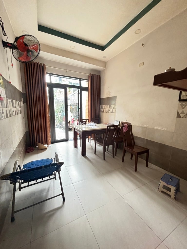 NGAY CHỢ BÀ CHIỂU, VŨ TÙNG, BÌNH THẠNH, 90M2 Ở NGAY. GIẢM 350TR CHỈ CÒN 9.25T TL 