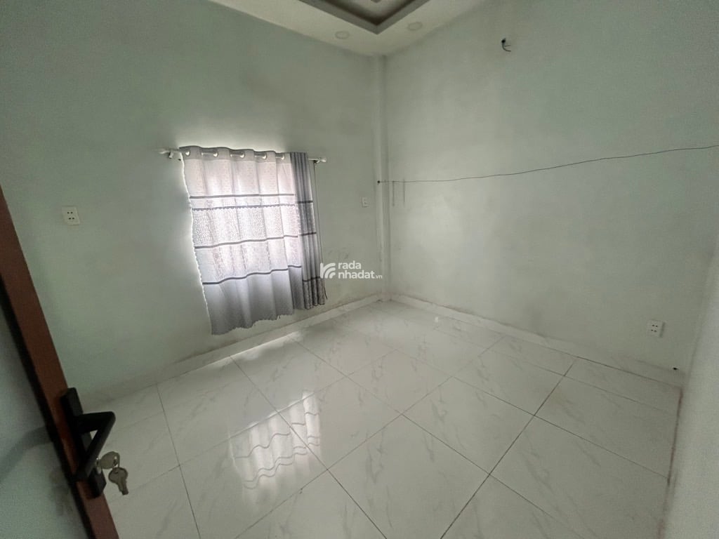 NGAY ĐẦM SEN, HẺM XE HƠI TÔ HIỆU, TÂN PHÚ, 34M2 HIẾM CÓ. GIẢM 450TR CHỈ CÒN 5.3T TL TỐT