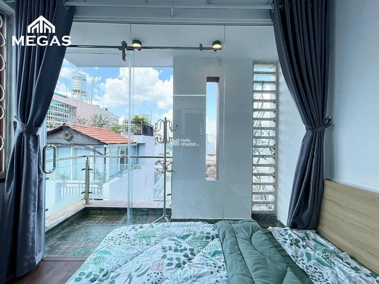 Căn Hộ Tách Bếp Ban Công Quận 1 Gần Cầu Kiệu, Công Viên Lê Văn Tám, Đại Hoc Kinh Tế