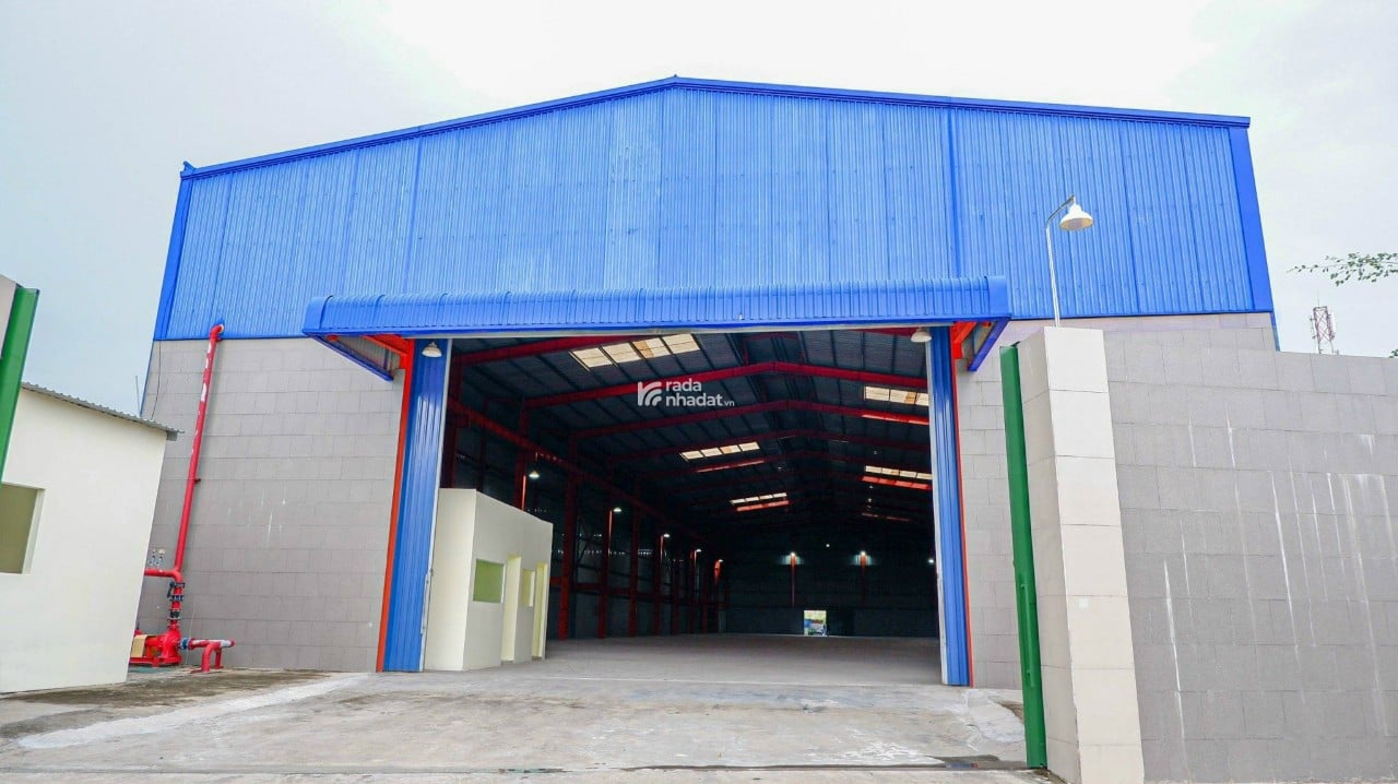Nhà xưởng cho thuê an phú đông quận 12 dt: 2000m giá 110 triêu/tháng lh: 0908561228