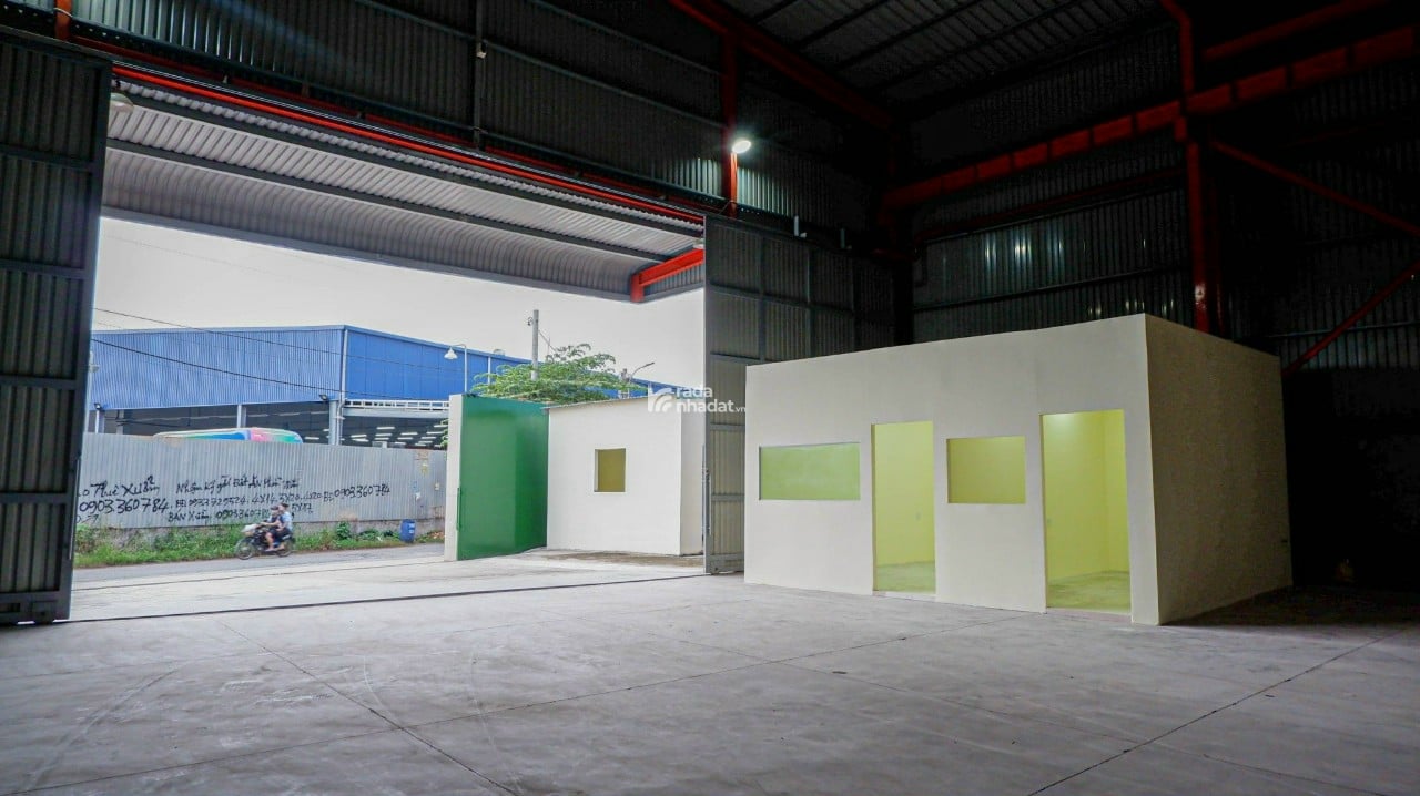 Nhà xưởng cho thuê an phú đông quận 12 dt: 2000m giá 110 triêu/tháng lh: 0908561228