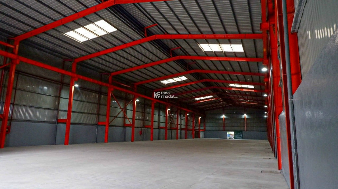 Nhà xưởng cho thuê an phú đông quận 12 dt: 2000m giá 110 triêu/tháng lh: 0908561228
