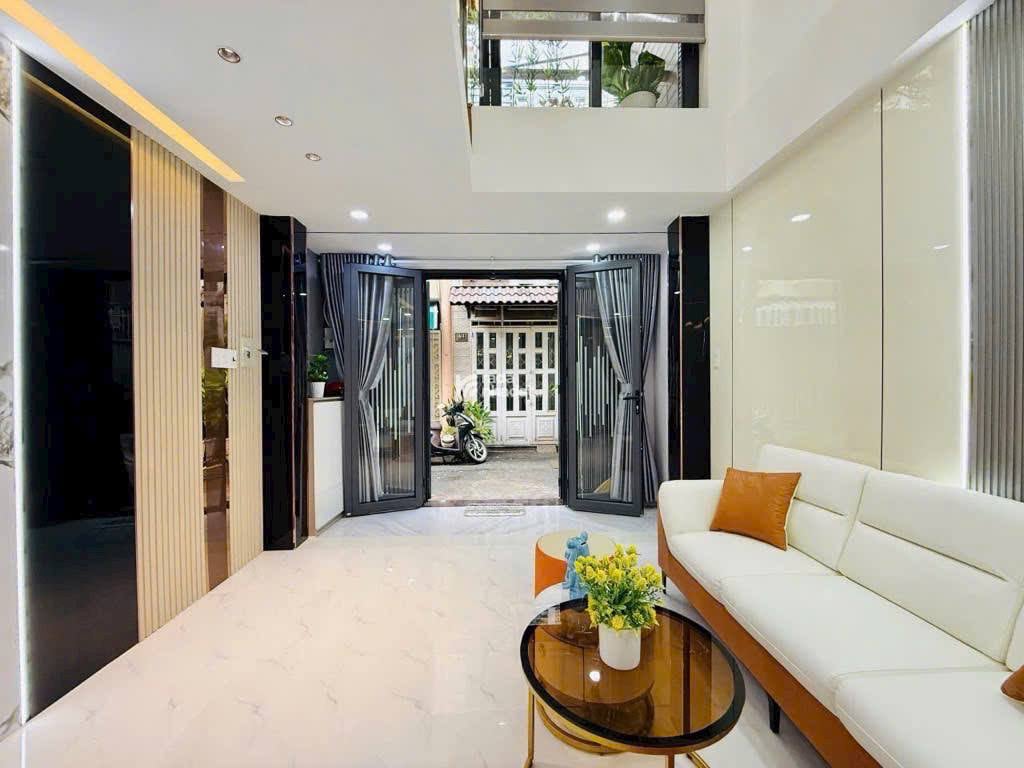 NGAY CV LÀNG HOA - 5TẦNG - 3PN - 42M2 - MỚI Ở NGAY 5.98 TỶ