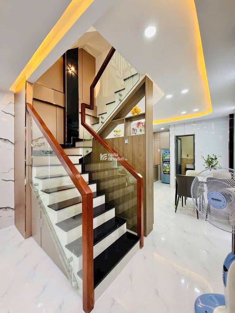 NGAY CV LÀNG HOA - 5TẦNG - 3PN - 42M2 - MỚI Ở NGAY 5.98 TỶ