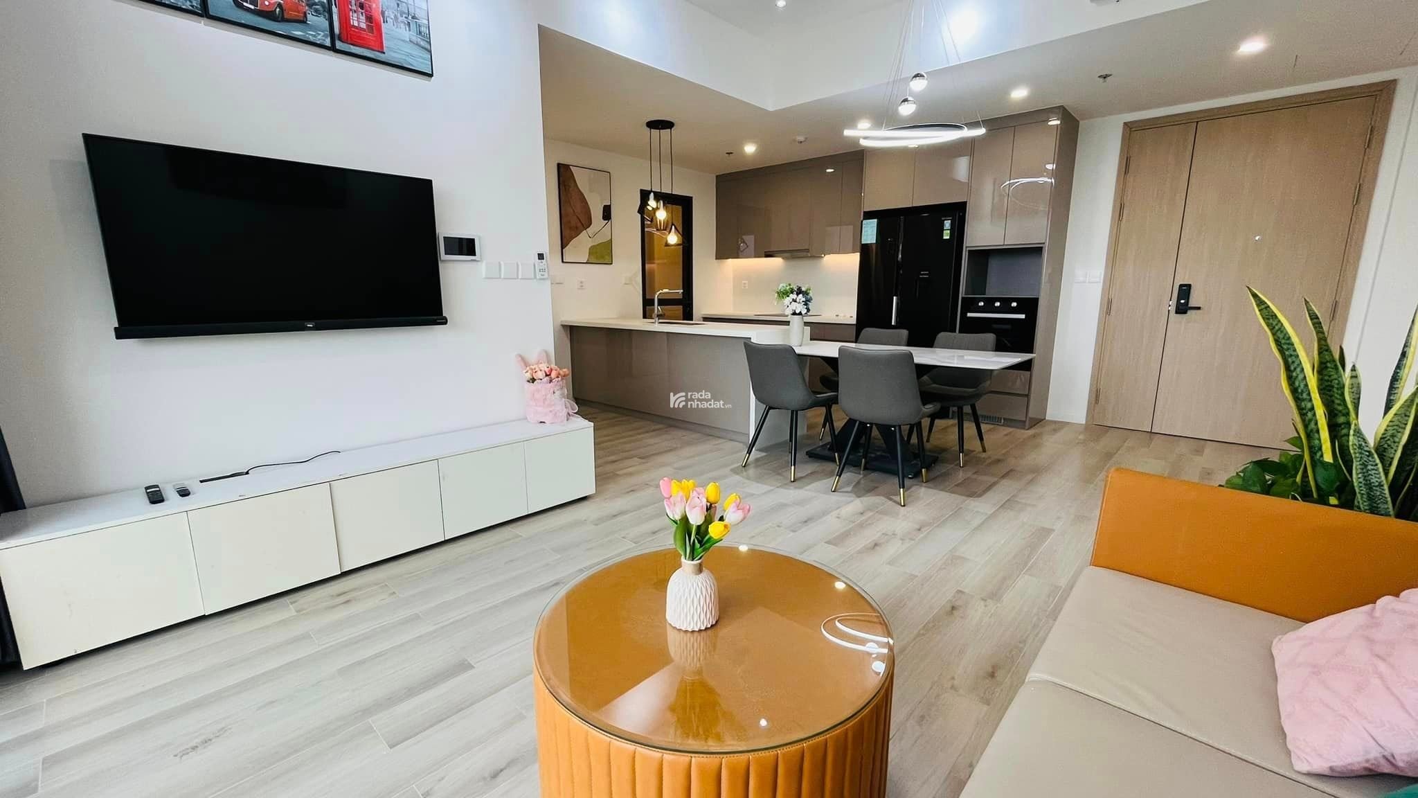 Bán gấp 2 CH Vinhomes Grand Park 2PN  1, 69m2, 2.65 tỷ view sông rất thoáng