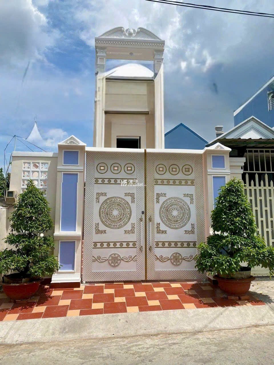Bán Nhà 1 Trệt 2 Lầu Mặt Tiền Đường số Lx Xuân Oai Trung Tâm Tăng Nhơn Phú A, Giá Chỉ 8,5 Tỷ 