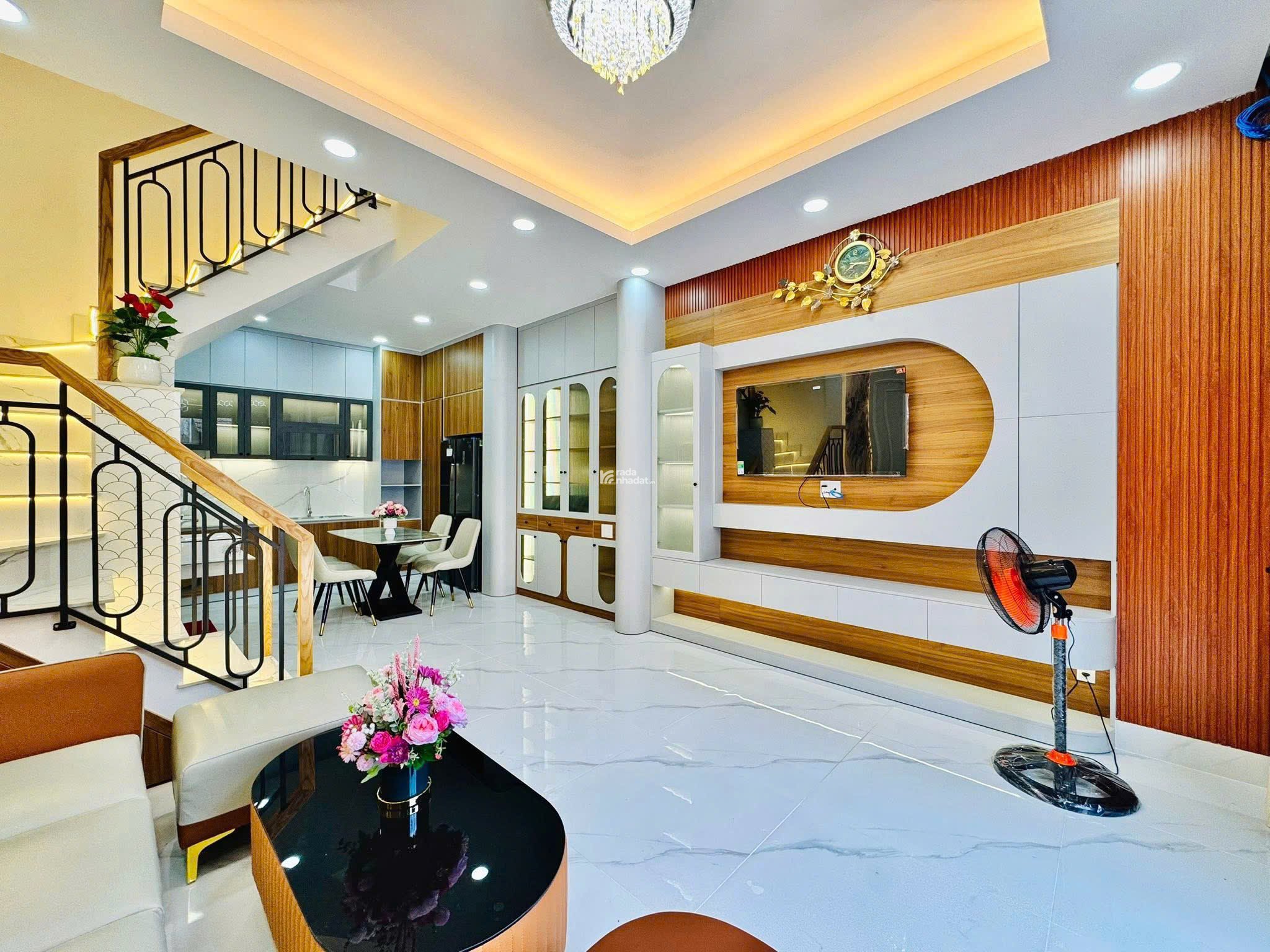 Chốt ngay căn nhà Nguyễn Thái Bình, Tân Bình. DT 58m2/ Giá 4 Tỷ 650. Sổ Hồng Riêng, hẻm ô tô