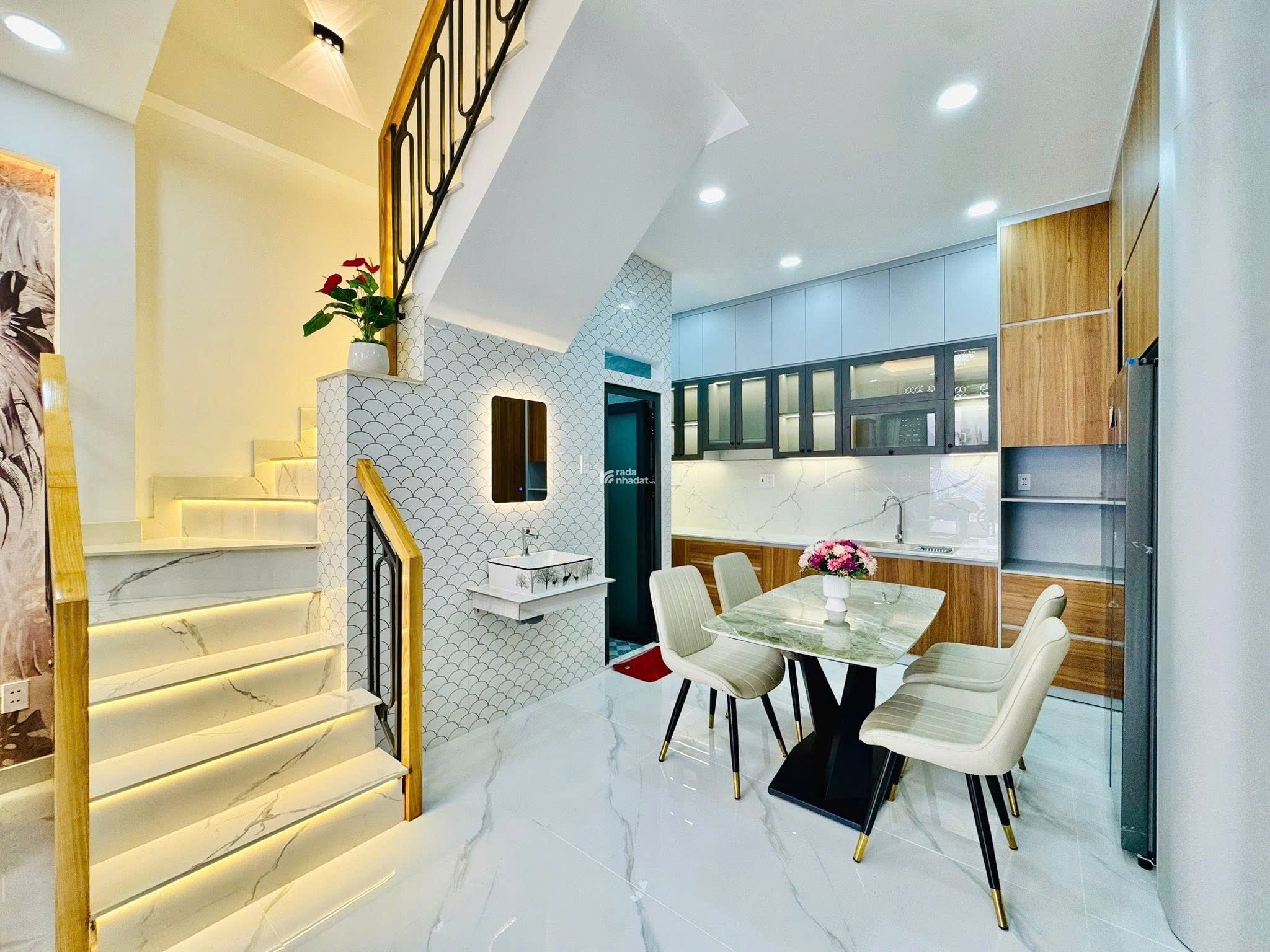 Chốt ngay căn nhà Nguyễn Thái Bình, Tân Bình. DT 58m2/ Giá 4 Tỷ 650. Sổ Hồng Riêng, hẻm ô tô