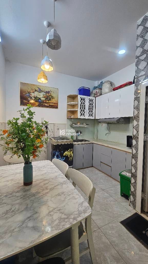 HẺM XE HƠI - 1 CĂN RA MT - 30M2 X 2TẦNG - VUÔNG - H.CÔNG - CHO THUÊ BÈO 10TR/TH - TÂN BÌNH