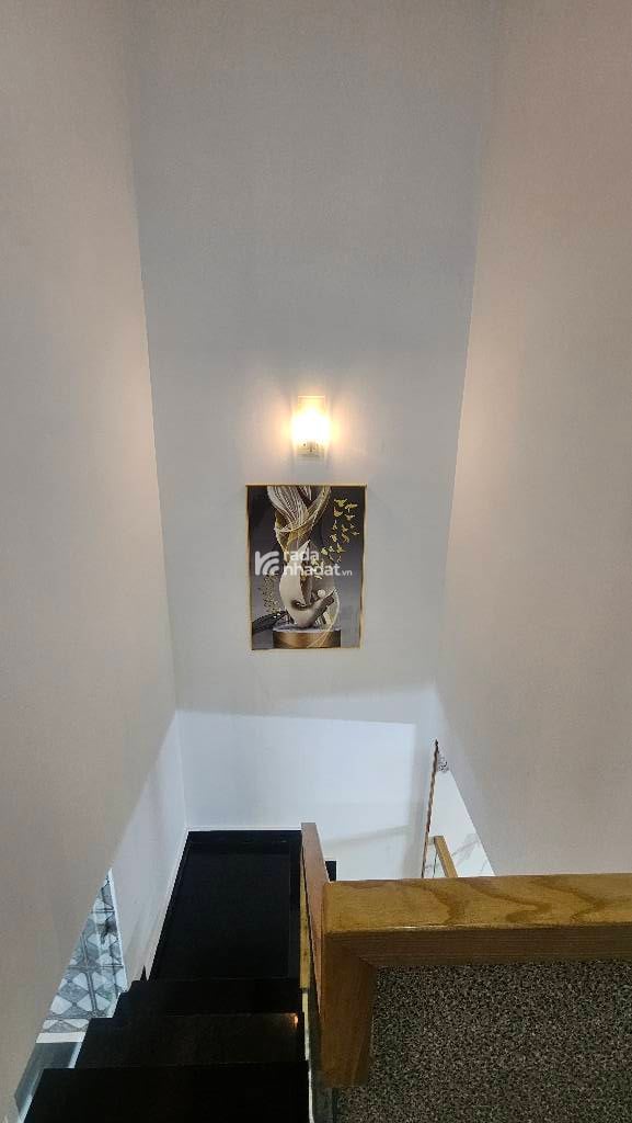 HẺM XE HƠI - 1 CĂN RA MT - 30M2 X 2TẦNG - VUÔNG - H.CÔNG - CHO THUÊ BÈO 10TR/TH - TÂN BÌNH