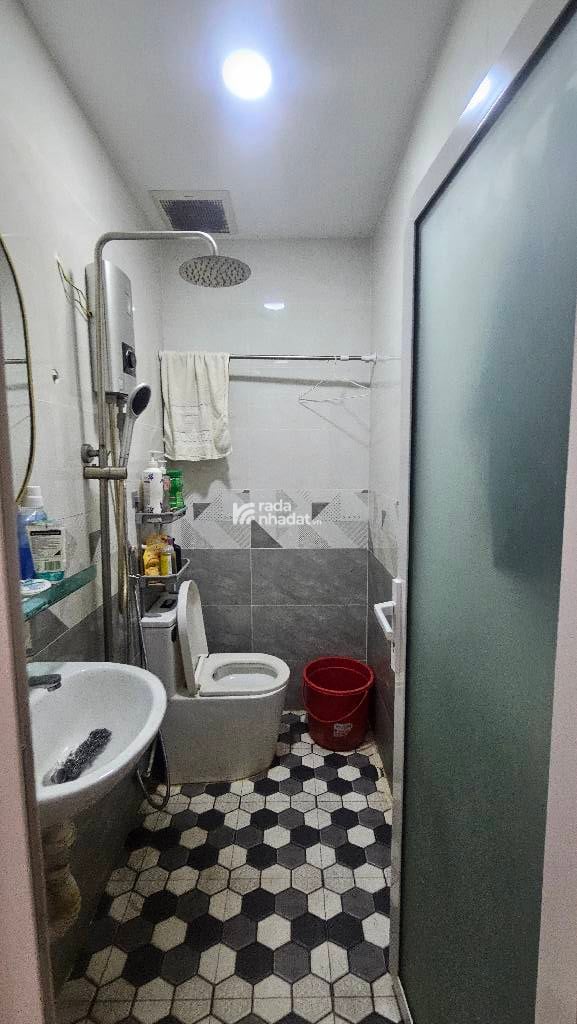 HẺM XE HƠI - 1 CĂN RA MT - 30M2 X 2TẦNG - VUÔNG - H.CÔNG - CHO THUÊ BÈO 10TR/TH - TÂN BÌNH