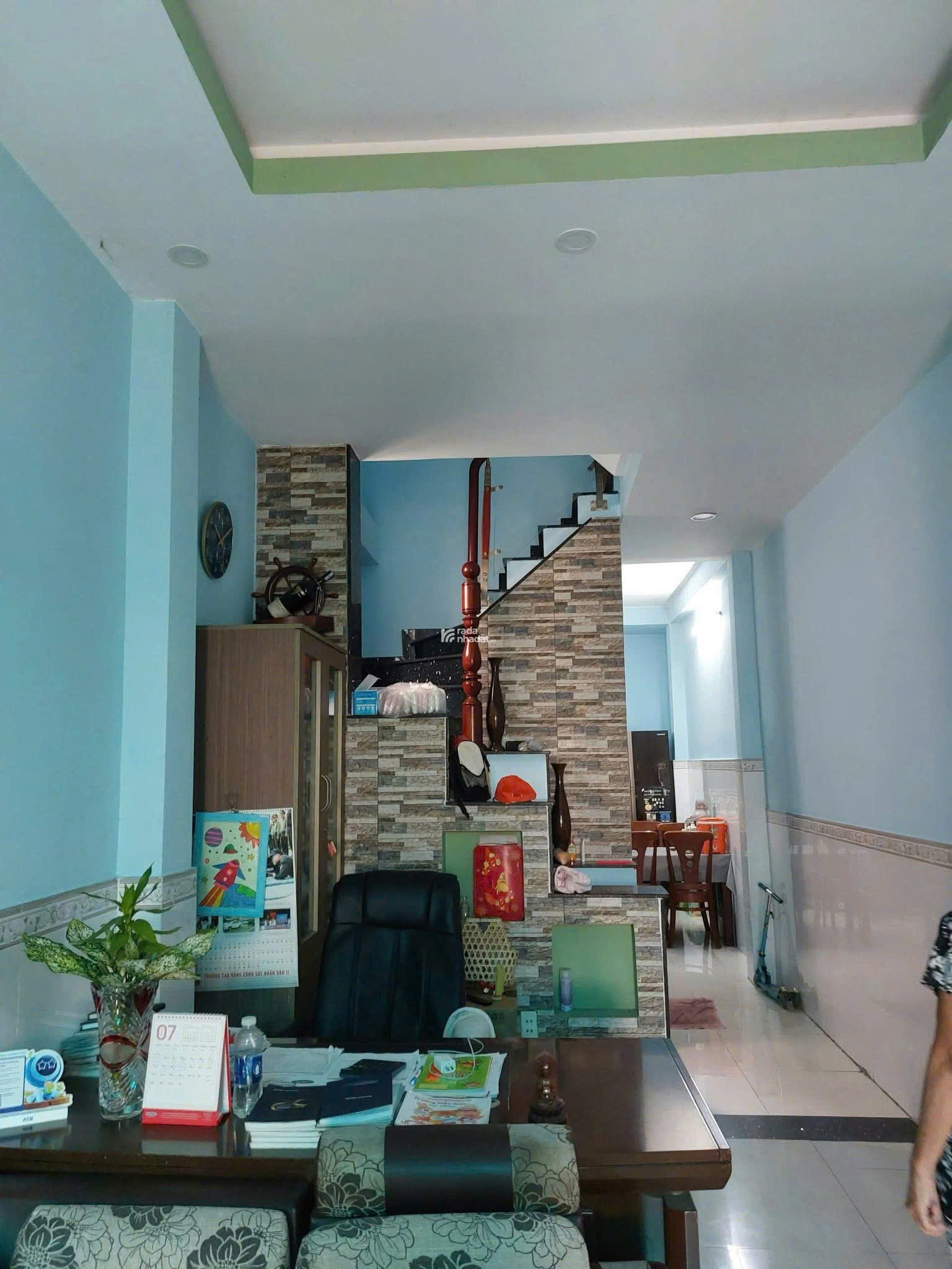 CẦN BÁN nhà P19 Bình Thạnh, HXH, giá 3ty950 42m2, gần trung tâm SG, LH