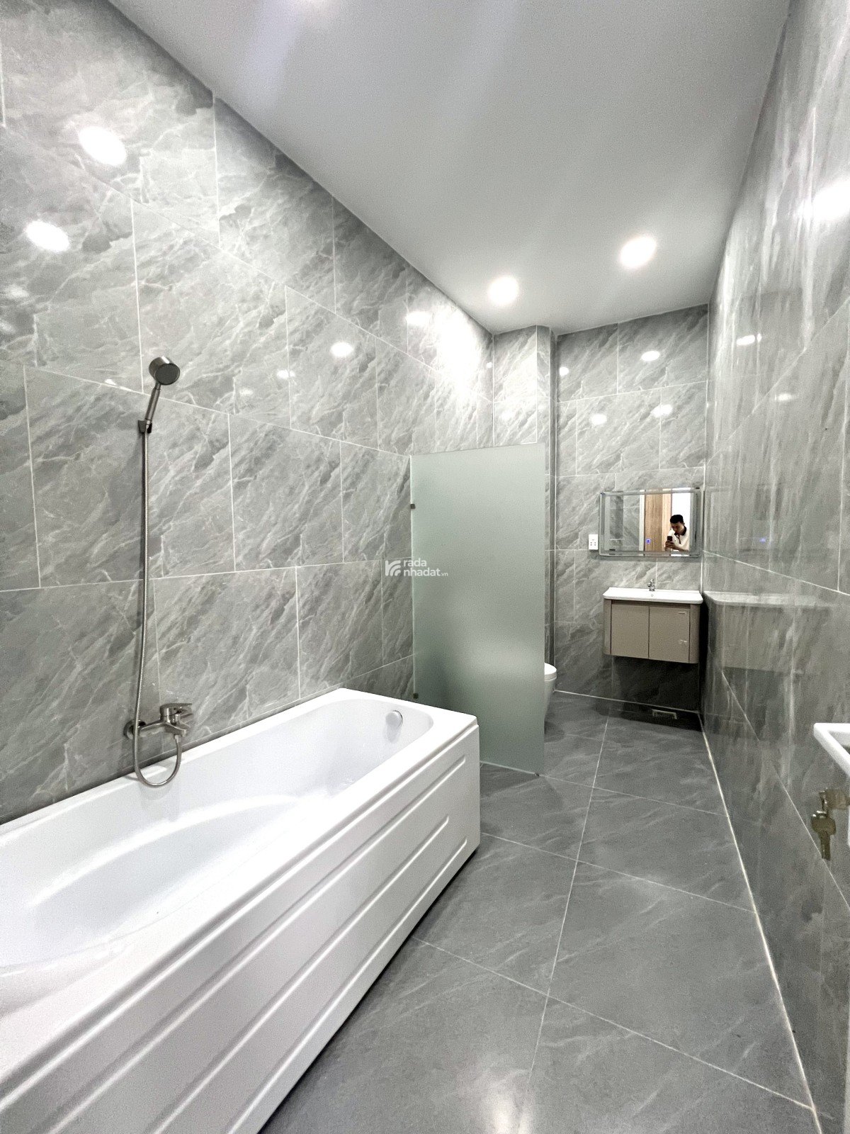 Nhà đẹp bán gấp, hẻm ô tô, đường Dương Văn Dương, P. Tân Quý, Tân Phú, chỉ 8,5 tỷ TL