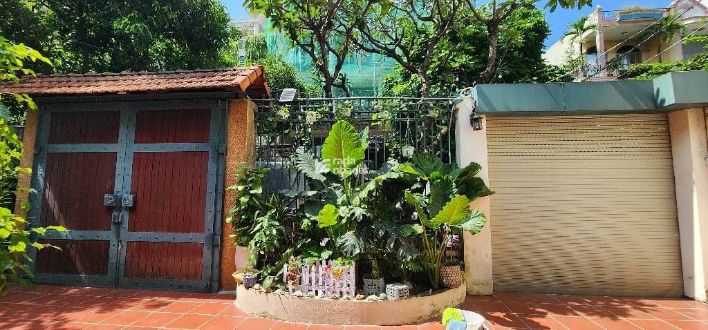 BIỆT THỰ VÍP KHU VÍP CỘNG HÒA - SÂN BAY TÂN SƠN NHẤT - GIÁ CHỈ 200TR/M - MUA Ở HOẶC ĐẬP XÂY VP CÔNG