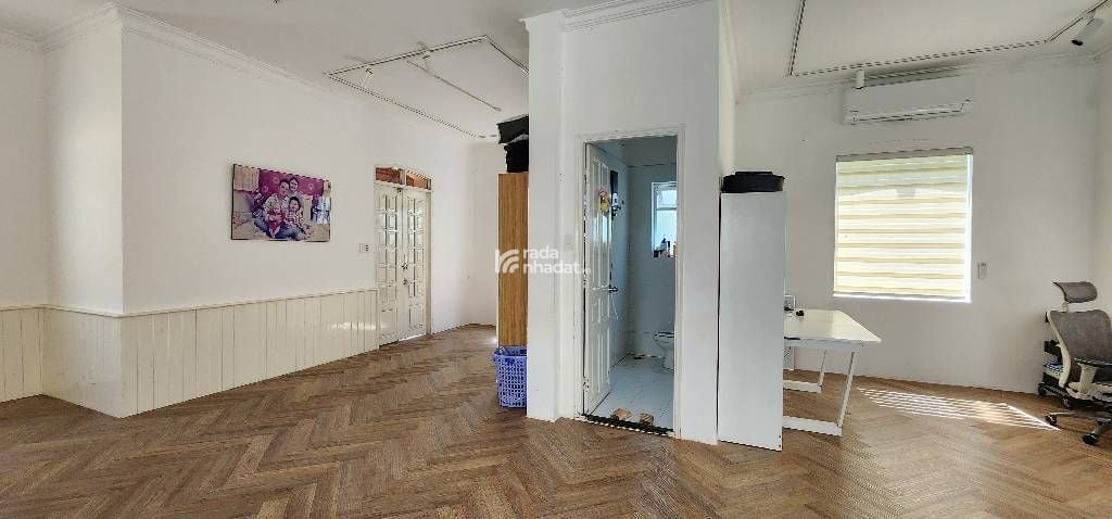 BIỆT THỰ VÍP KHU VÍP CỘNG HÒA - SÂN BAY TÂN SƠN NHẤT - GIÁ CHỈ 200TR/M - MUA Ở HOẶC ĐẬP XÂY VP CÔNG