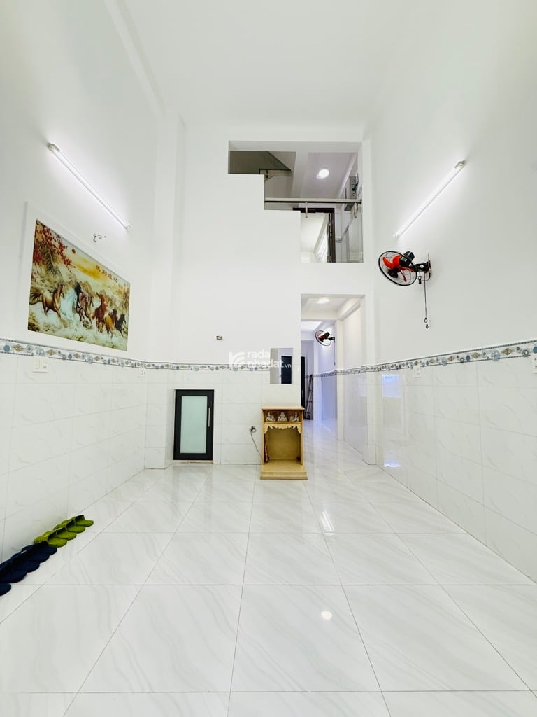 SIÊU PHẨM 5 TẦNG ĐẸP GIÁP QUẬN 10 KHU LỮ GIA - 39M2 - MUA CHỈ VIỆC DỌN VÀO Ở - SỔ 2025 CHUẨN