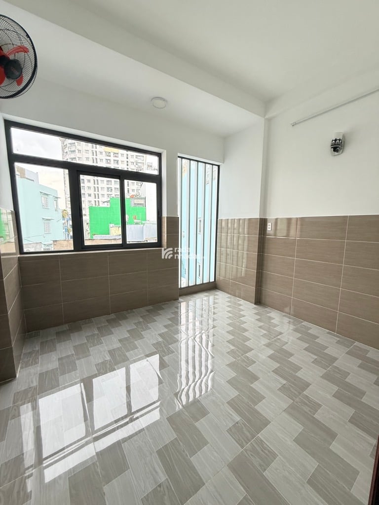 SIÊU PHẨM 5 TẦNG ĐẸP GIÁP QUẬN 10 KHU LỮ GIA - 39M2 - MUA CHỈ VIỆC DỌN VÀO Ở - SỔ 2025 CHUẨN