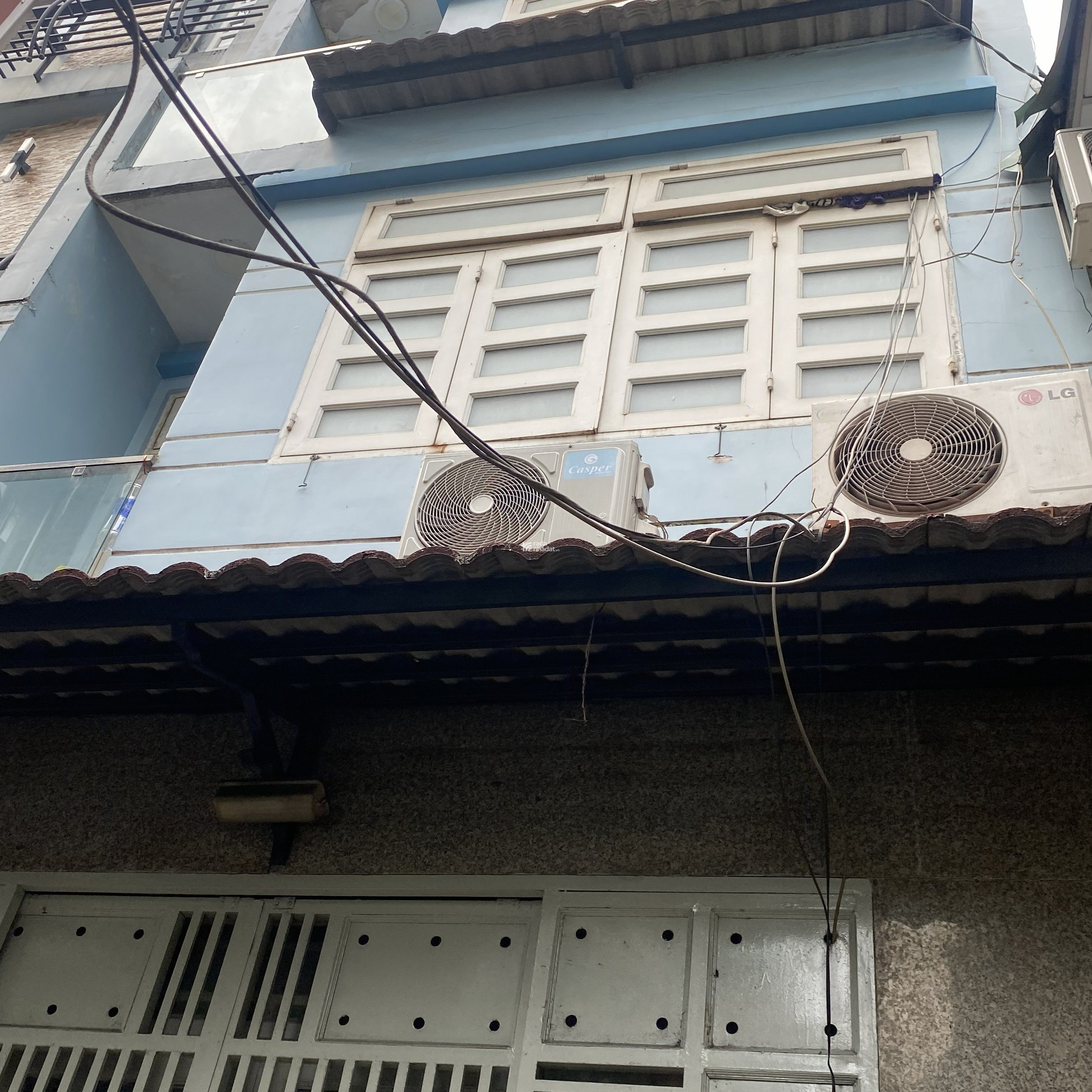 CHDV 12 Phòng gần trường ĐH kinh tế UEH 5 tầng BTCT Xe hơi đậu trước nhà, 