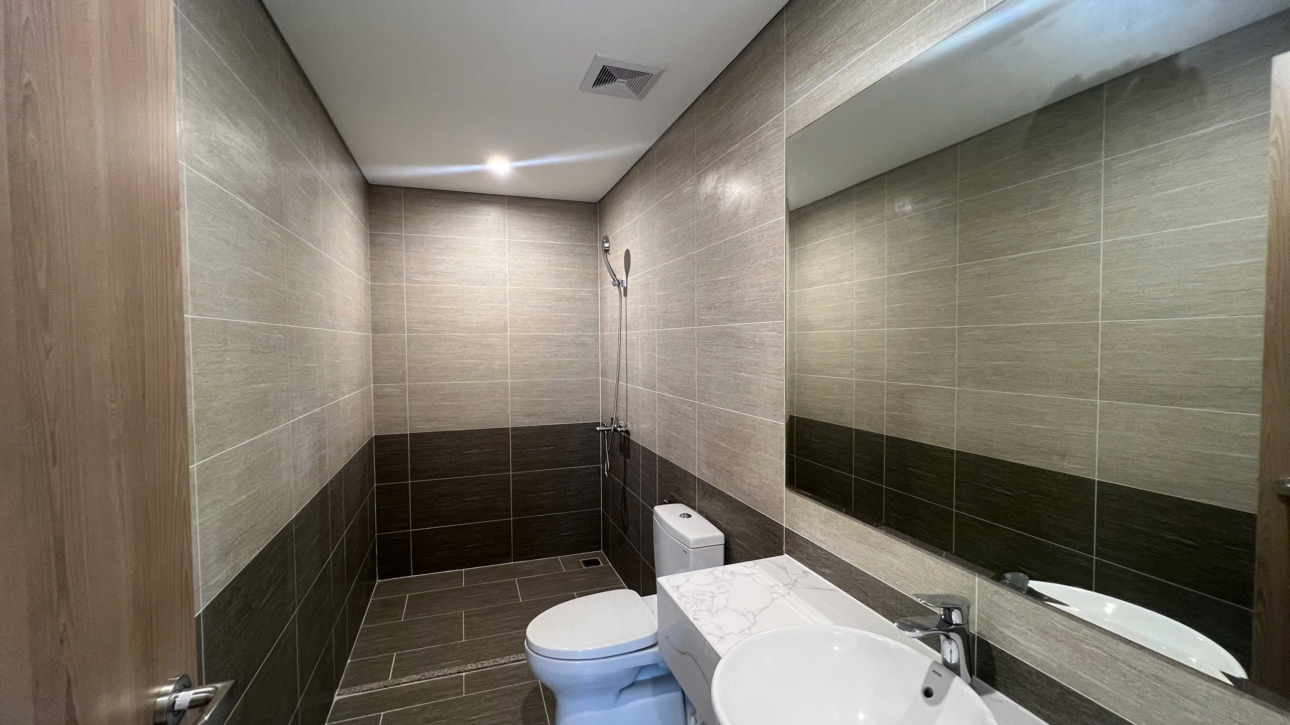 Bán cắt lỗ 1,5 tỷ cho căn hộ 3PN The Bevely 3. DT 100m2. View trực diện toàn công viên