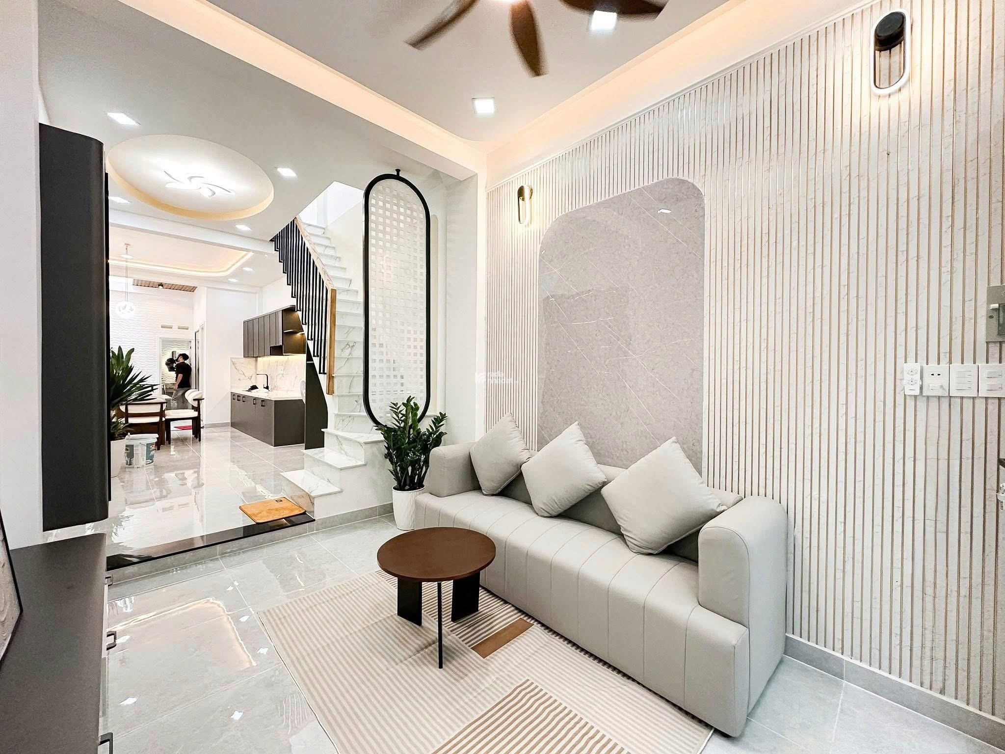 Bán nhà, đường Hai Bà Trưng, phường Đakao, Q1, 48m2,đang có hợp đồng thuê 20tr/th SHR chính chủ