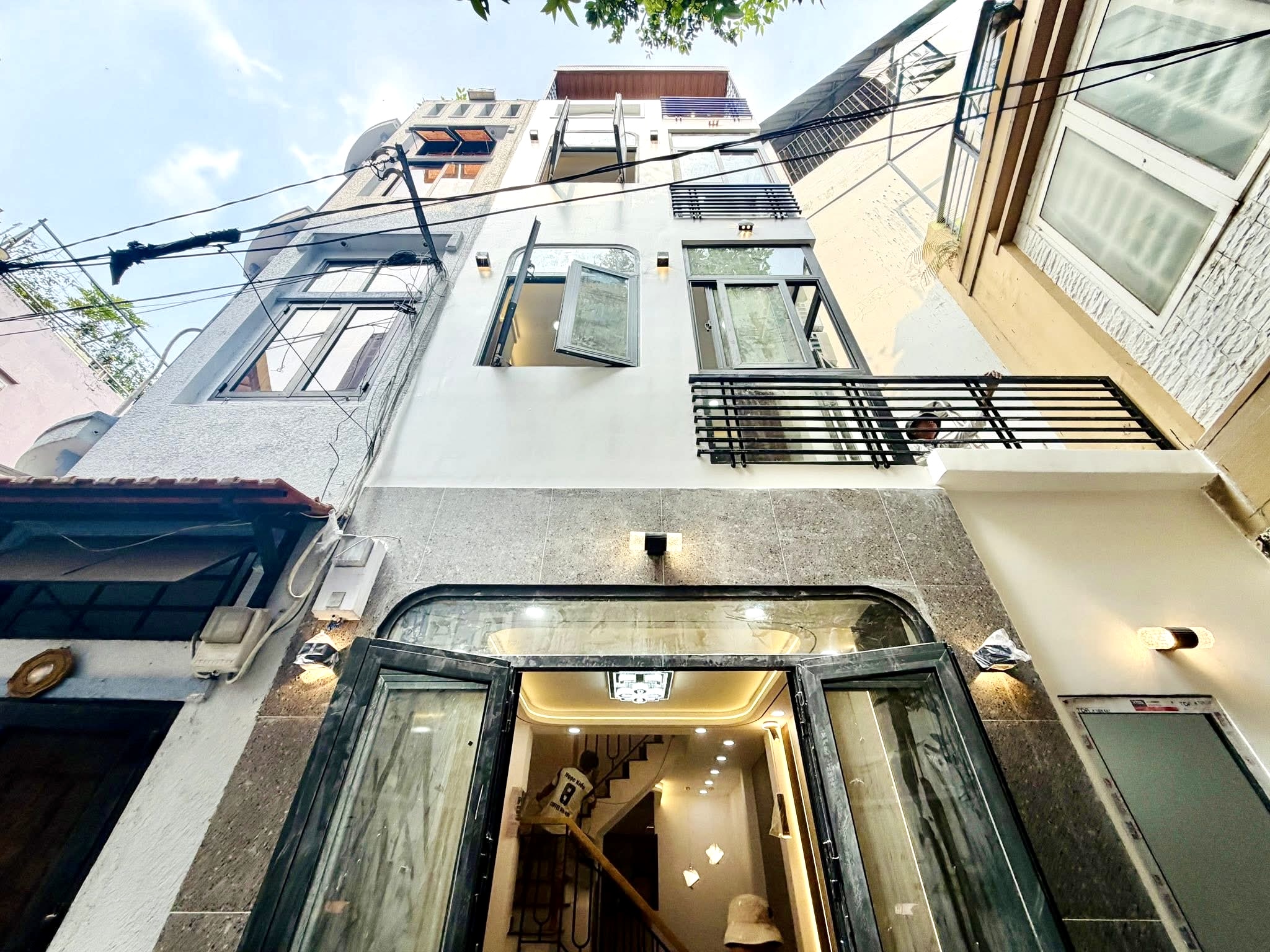 Bán Nhà 4 Tầng 5 phòng ngủ Full Nội Thất Hẻm 4m Ngay Phú Nhuận - Chỉ Hơn 7T