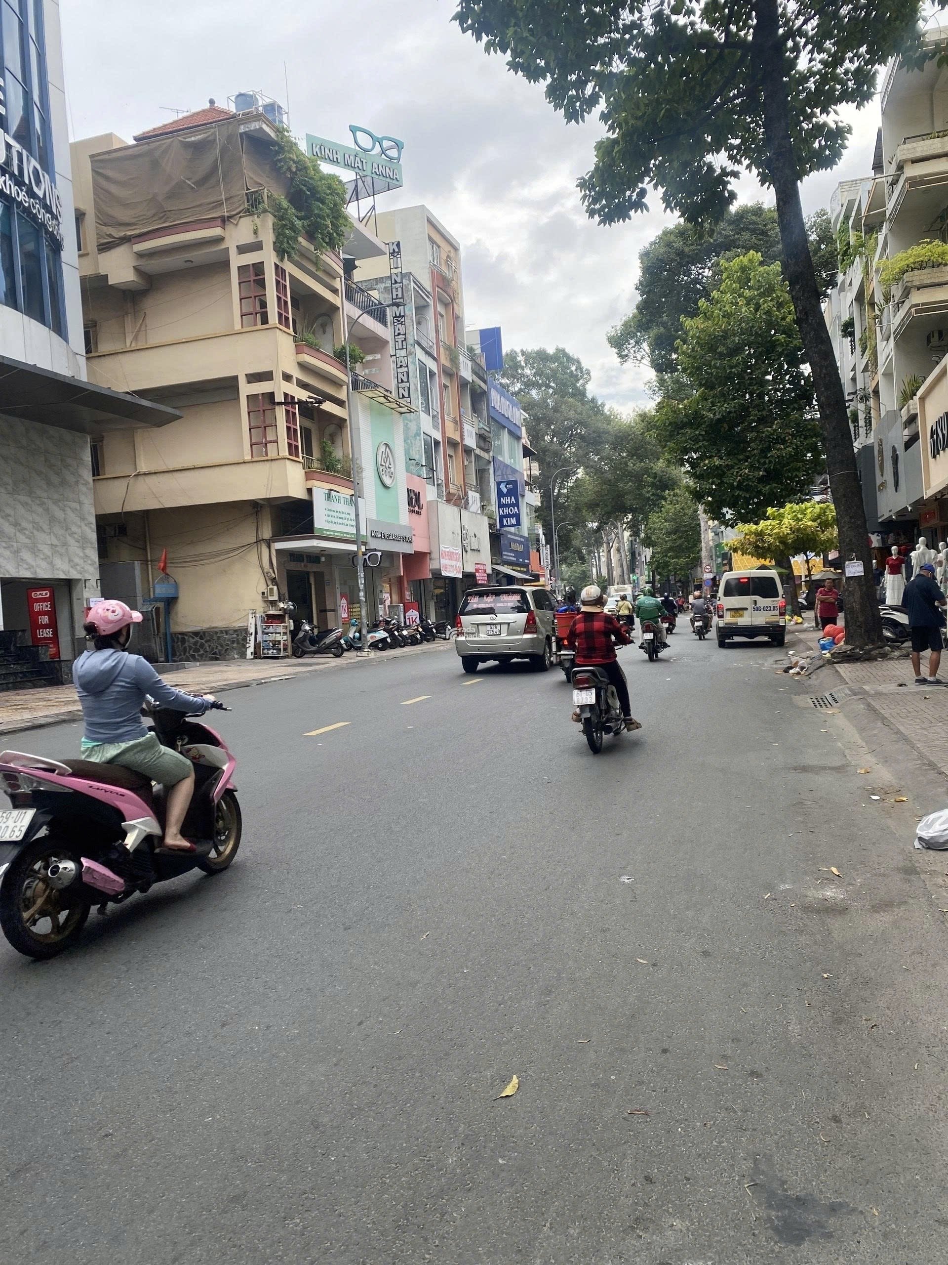 BÁN NHÀ VỀ GIÁ SÂU_MT NGUYỄN TRÃI_VỊ TRÍ KD SẦM UẤT NHẤT Q.5_DT: 4x17m (67m2)_GIÁ 37 TỶ