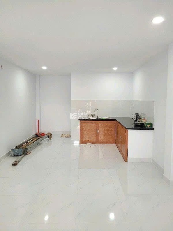 NHÀ MỚI 2 TẦNG - 61M2 - NGAY CHỢ TÂN HƯƠNG - KINH DOANH NHỘN NHỊP - VỪA Ở VỪA THU NHẬP 17 Tr