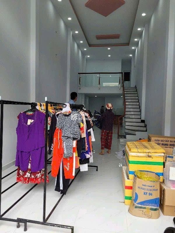 NHÀ MỚI 2 TẦNG - 61M2 - NGAY CHỢ TÂN HƯƠNG - KINH DOANH NHỘN NHỊP - VỪA Ở VỪA THU NHẬP 17 Tr