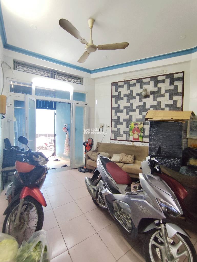 HẺM XE HƠI SÁT VÁCH. HOÀNG HOA THÁM, BÌNH THẠNH, 4 TẦNG MỚI Ở NGAY. GIẢM 550TR CHỈ 7.68T TL 