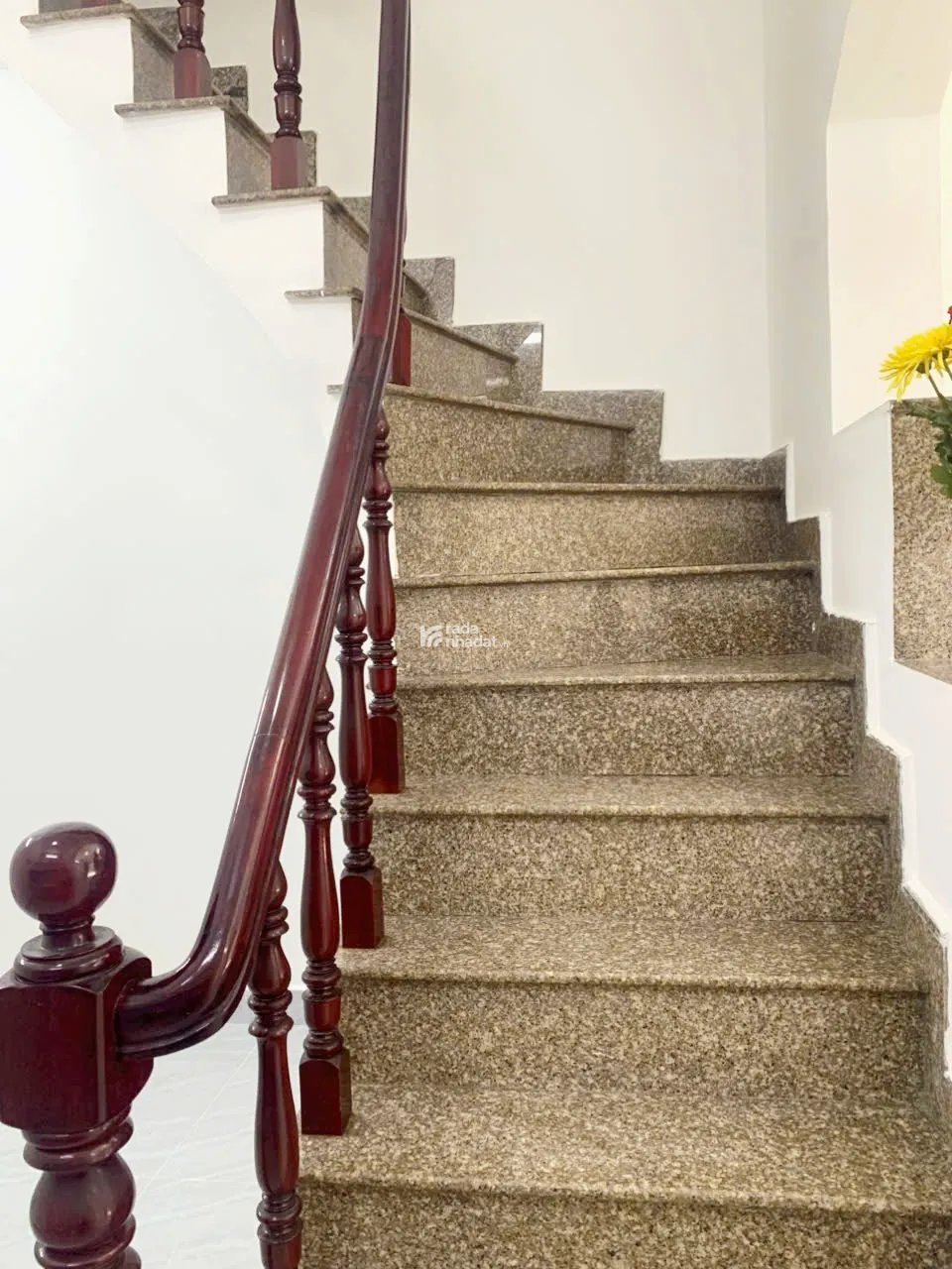 NHÀ MỚI ĐẸP Ở NGAY ,HXH, NGANG 4M, KHU VIP CHỢ PHẠM VĂN BẠCH TÂN BÌNH, GIÁ 4.75 T