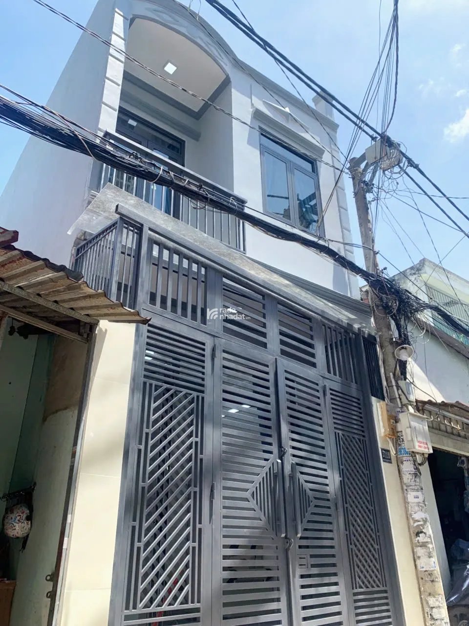 NHÀ MỚI ĐẸP Ở NGAY ,HXH, NGANG 4M, KHU VIP CHỢ PHẠM VĂN BẠCH TÂN BÌNH, GIÁ 4.75 T
