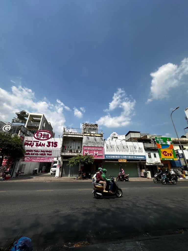 KHU VỰC ÍT NHÀ BÁN - DƯ ĐỊA PHÁT TRIỂN BĐS CAO - HIỆN ĐANG CHO THUÊ 36 TRIỆU / THÁNG - 19 TỶ 500