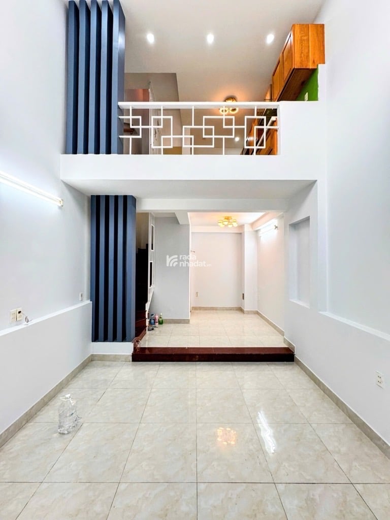 ĐẸP LUNG LINH - NHÀ MỚI VÀO Ở NGAY - 4 TẦNG BTCT KIÊN CỐ - 32M2 - 4x8M - VỊ TRÍ ĐẸP - GIÁP TÂN PHÚ 