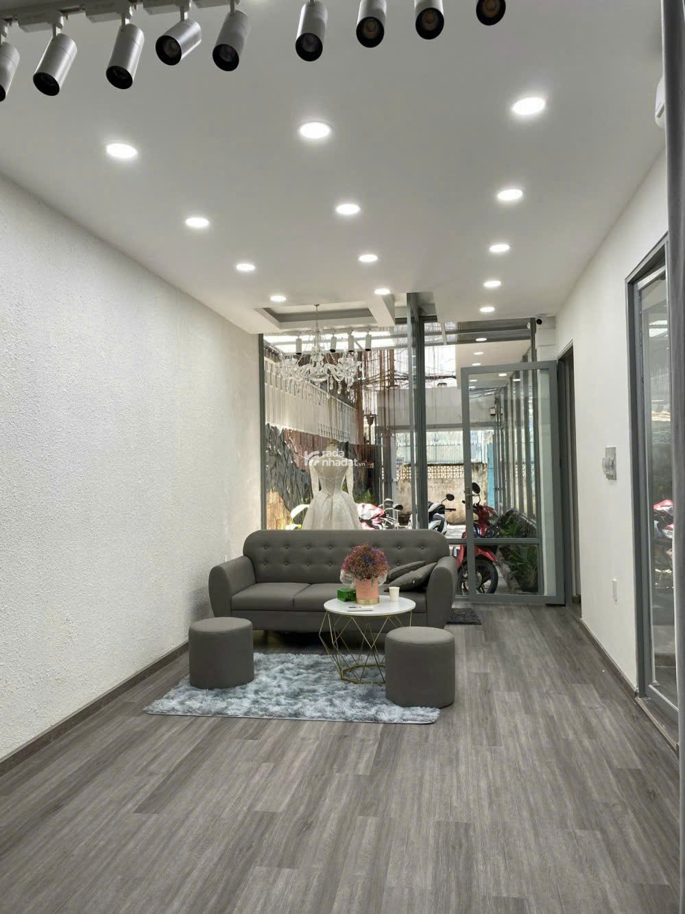 Bán nhà HXH đường Sư Vạn Hạnh Quận 10 diện tích 135.2m2 giá chỉ 42 tỷ