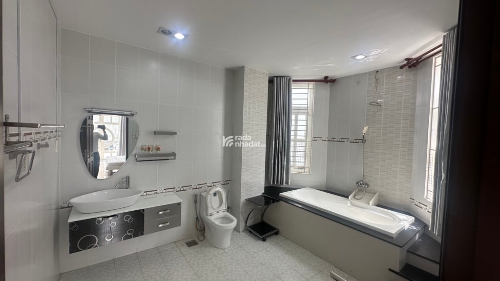 SIÊU PHẨM BIỆT THỰ 2 MẶT HẺM XE HƠI - DT KHỦNG 15X17 - Ở HOẶC KINH DOANH TỐT - GIÁ TỐT