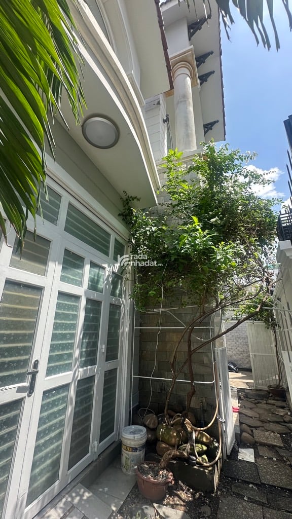 SIÊU PHẨM BIỆT THỰ 2 MẶT HẺM XE HƠI - DT KHỦNG 15X17 - Ở HOẶC KINH DOANH TỐT - GIÁ TỐT