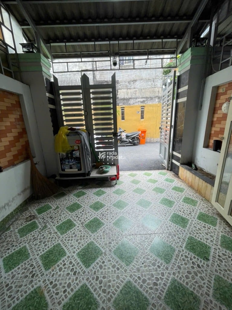 NGAY CV LÀNG HOA GÒ VẤP - ÔTÔ NGỦ TRONG NHÀ - 3 TẦNG - 70M2 - FULL NỘI THẤT - 6.x TỶ