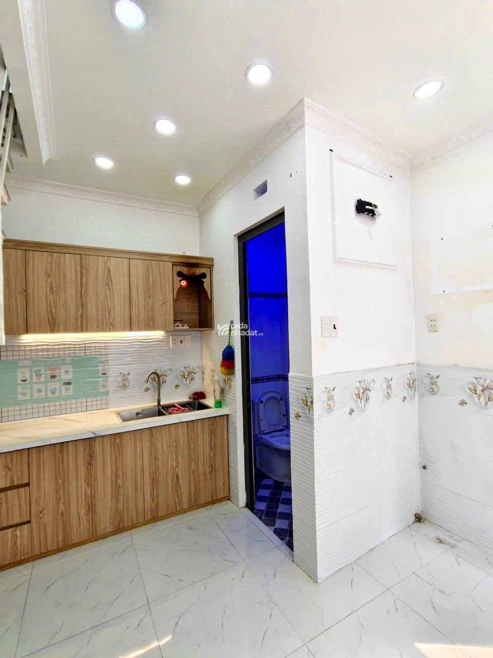 NHÀ HẺM XE HƠI CHIẾN LƯỢC - CĂN GÓC THÔNG THOÁNG - CHỈ 2 TỶ 6 THÔI