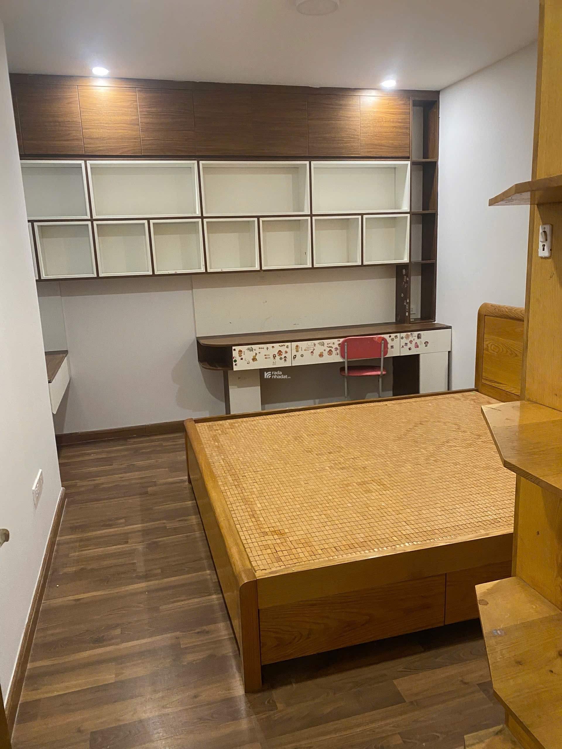Cho thuê 2 ngủ goldmark city chính chủ