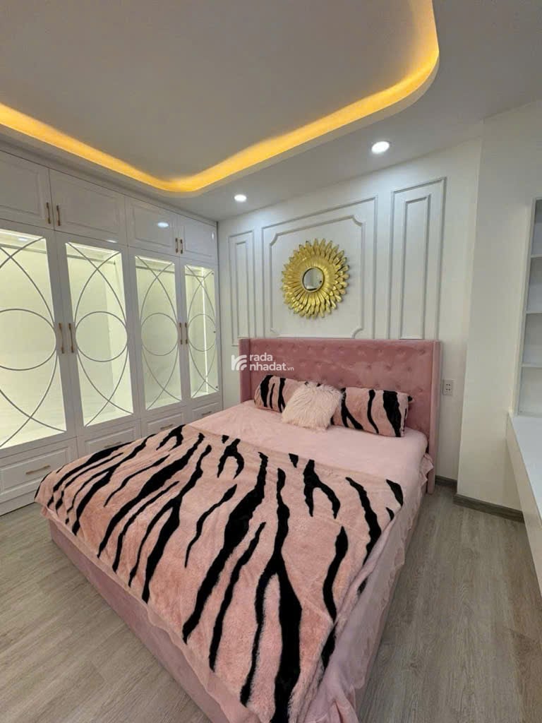 Biệt thự cạnh PMH - Nguyễn Lương Bằng Q7 -119 MV - ngang 8M - full nội thất - nhỉnh 8T TL