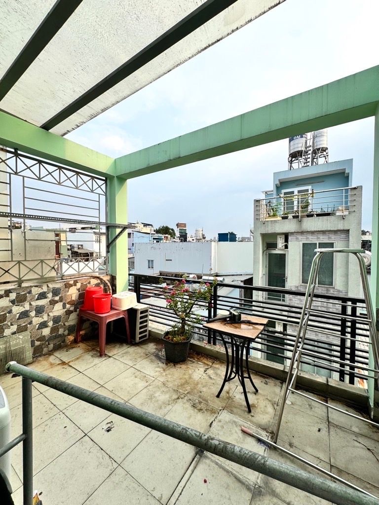 VIP BỜ KÈ TRƯỜNG SA - SAU LƯNG CĂN MẶT TIỀN - 41M2 - 4TẦNG - 5PN - MỚI ĐẸP Ở NGAY 